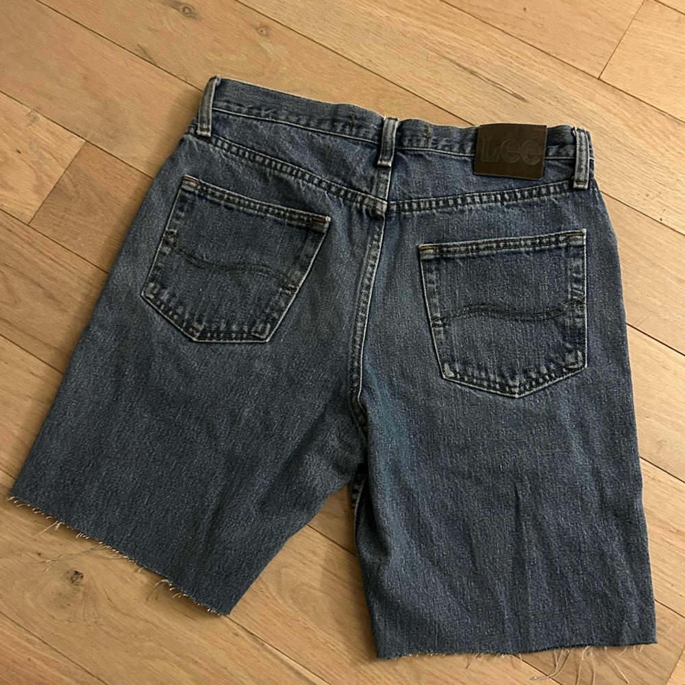Lee vintage Blue Jean Shorts cut off shorts Frayed Hem 31 x 32 100% cotton - Picture 5 of 5